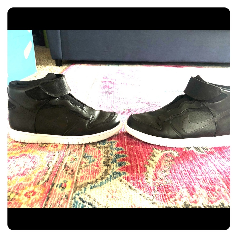 Nike Black and White Women's Sneakers